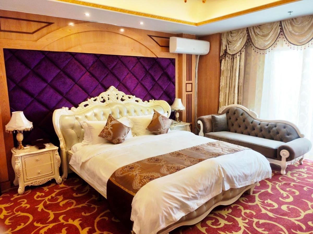 Golden Peacock Hotel Blantyre Exteriér fotografie