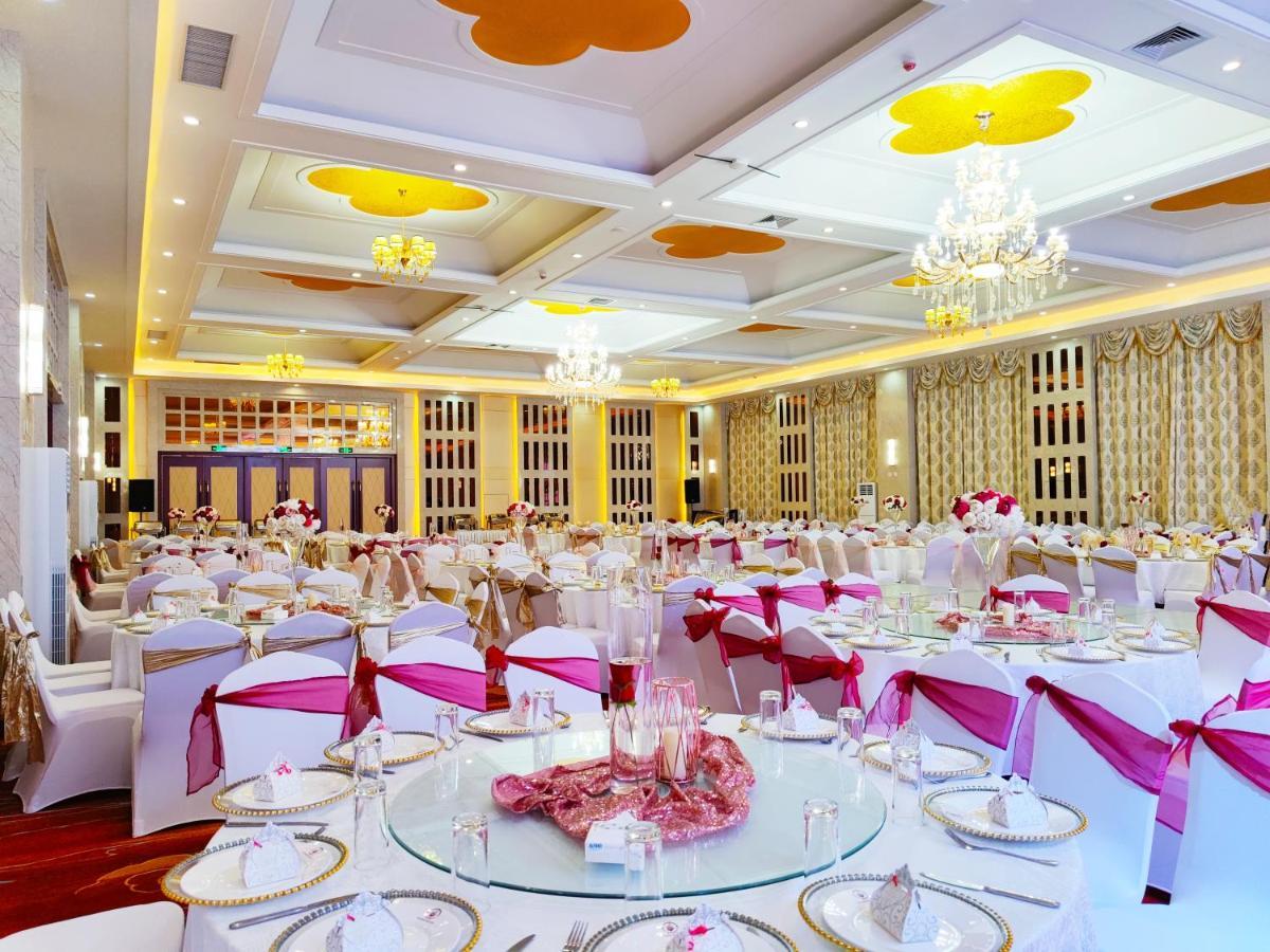 Golden Peacock Hotel Blantyre Exteriér fotografie