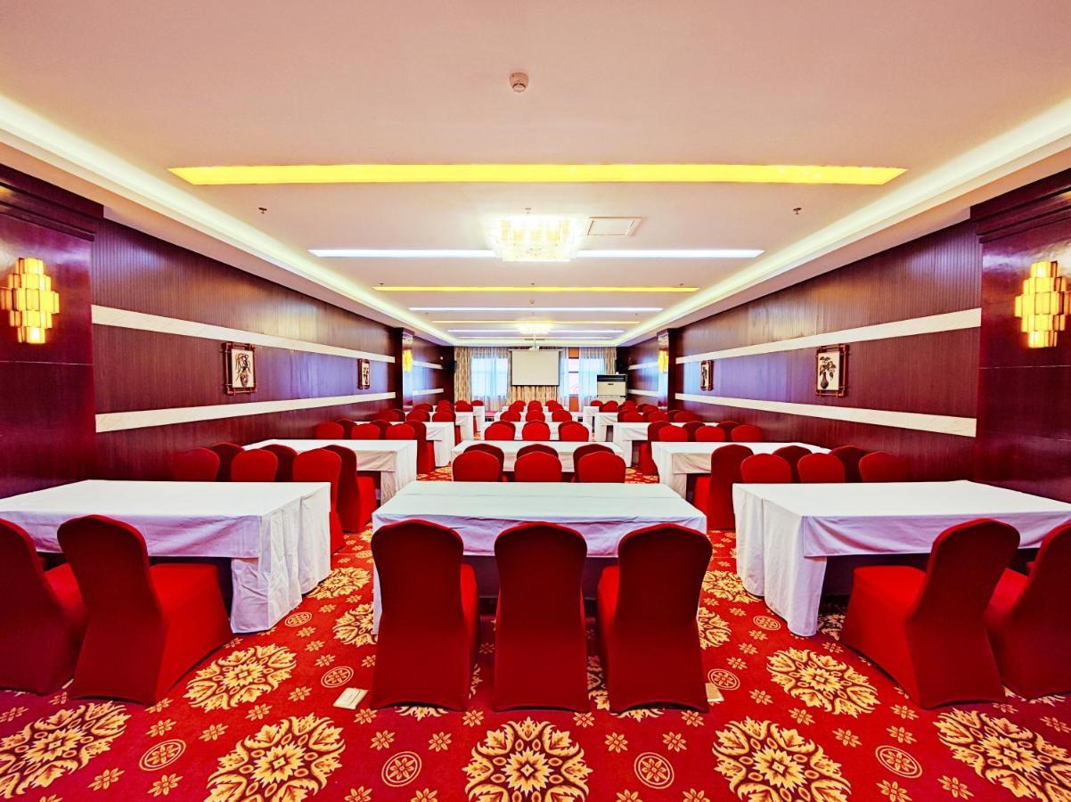 Golden Peacock Hotel Blantyre Exteriér fotografie